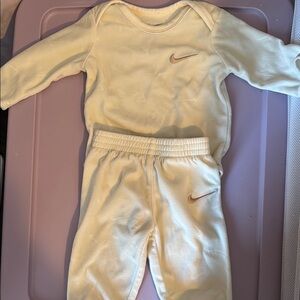 Nike Cream 2 piece Baby Tracksuit size 6M worn once velour